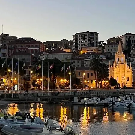 Idyllische Dachwohnung Am Hafen Von Porto Maurizio Imperia