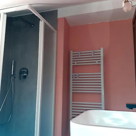 Apartment Idyllische Dachwohnung Am Hafen Von Porto Maurizio *